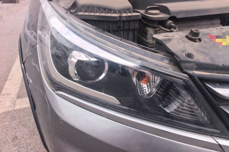Used Baojun 310W 2017 1.5L Manual Luxury Edition China V Right Front Headlight