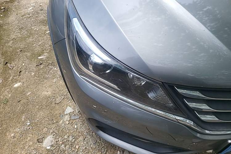 Used Baojun 310W 2017 1.5L Manual Comfort Version China V Right Front Headlight