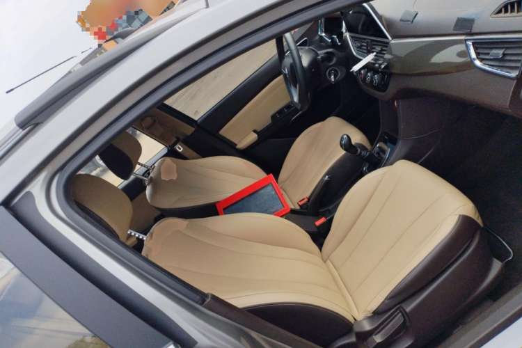 Used Baojun 310W 2017 1.5L Manual Fashion Model China V Right Front Seat