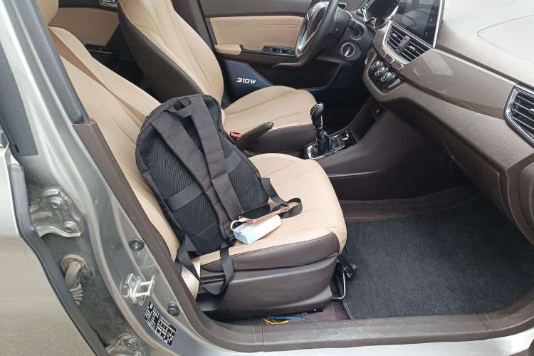 Used Baojun 310W 2017 1.5L Manual Fashion Model China V Right Front Seat