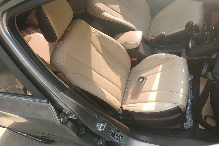 Used Baojun 310W 2017 1.5L Manual Fashion Model China V Right Front Seat
