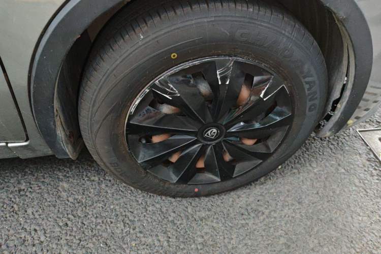 Used Baojun 310W 2017 1.5L Manual Comfort Version China V Right Front Wheel Hub