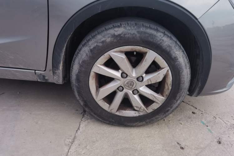 Used Baojun 310W 2017 1.5L Manual Fashion Model China V Right Front Wheel Hub