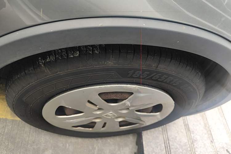 Used Baojun 310W 2017 1.5L Manual Comfort Version China V Right Front Wheel Hub