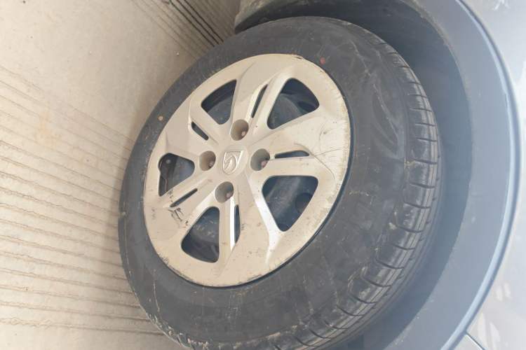 Used Baojun 310W 2017 1.5L Manual Comfort Version China V Right Front Wheel Hub
