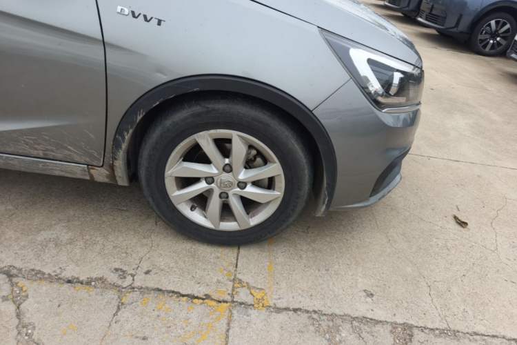 Used Baojun 310W 2017 1.5L Manual Fashion Model China V Right Front Wheel Hub