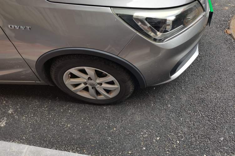 Used Baojun 310W 2017 1.5L Manual Fashion Model China V Right Front Wheel Hub