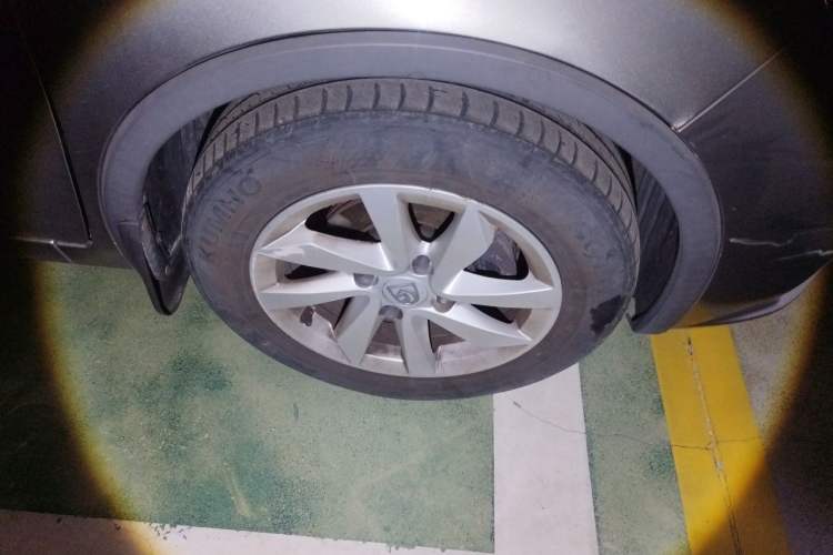 Used Baojun 310W 2017 1.5L Manual Fashion Edition China VI Right Front Wheel Hub