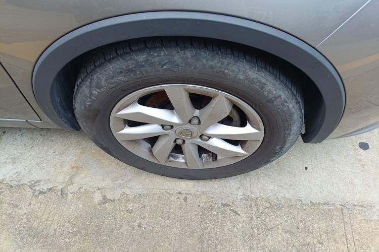 Used Baojun 310W 2017 1.5L Manual Fashion Edition China VI Right Front Wheel Hub