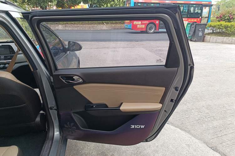 Used Baojun 310W 2017 1.5L Manual Fashion Model China V Right Rear Door Interior
