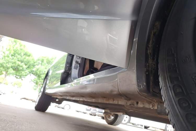 Used Baojun 310W 2017 1.5L Manual Fashion Model China V Right Side Sill