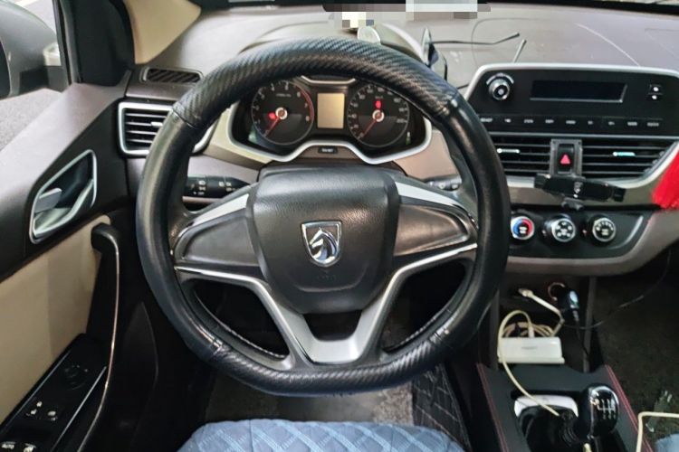 Used Baojun 310W 2017 1.5L Manual Comfort Version China V Steering Wheel