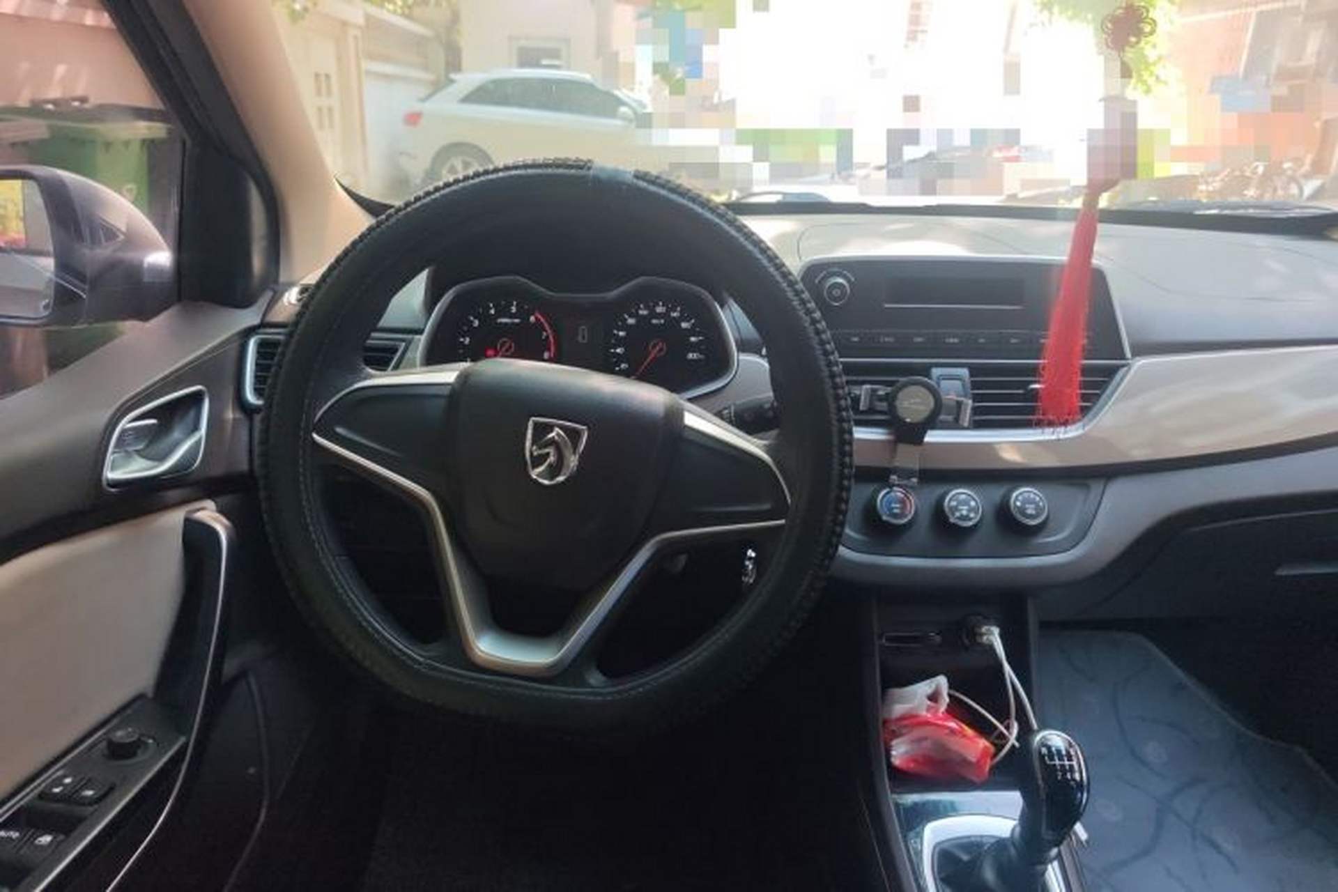 Used Baojun 310W 2017 1.5L Manual Comfort Version China VI Emission Standard Steering Wheel