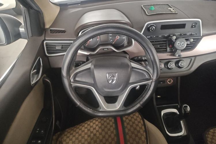 Used Baojun 310W 2017 1.5L Manual Comfort Version China V Steering Wheel