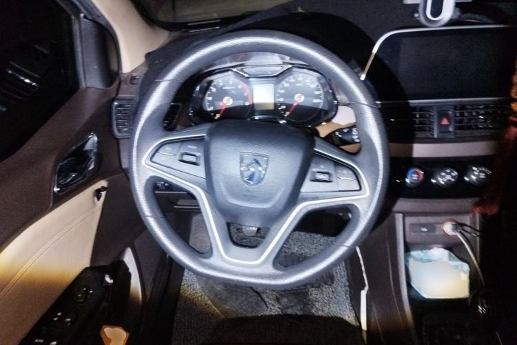 Used Baojun 310W 2017 1.5L Manual Fashion Edition China VI Steering Wheel