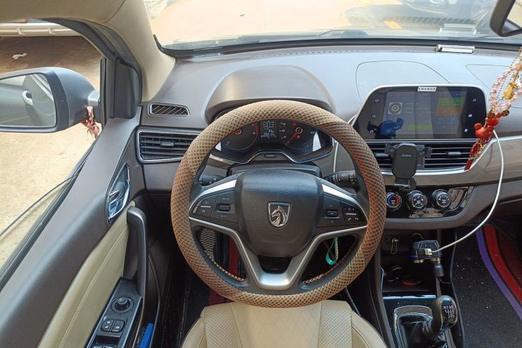 Used Baojun 310W 2017 1.5L Manual Fashion Edition China VI Steering Wheel
