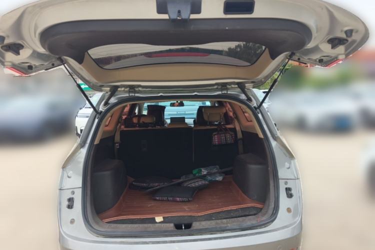 Used Baojun 310W 2017 1.5L Manual Fashion Model China V Trunk