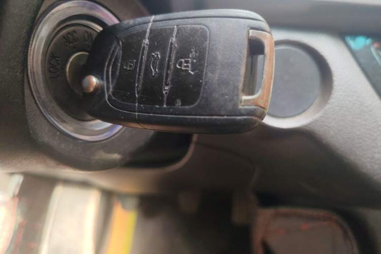 Used Baojun 310W 2017 1.5L Manual Fashion Model China V Vehicle Key