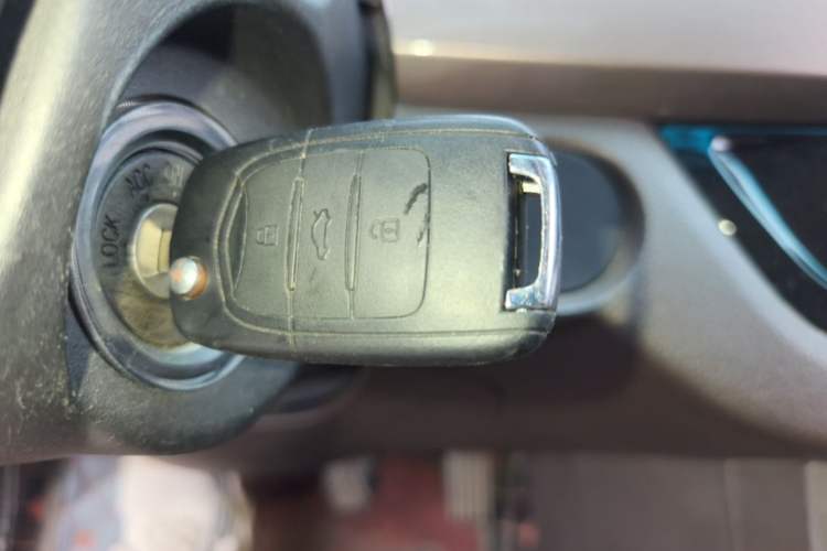 Used Baojun 310W 2017 1.5L Manual Fashion Model China V Vehicle Key