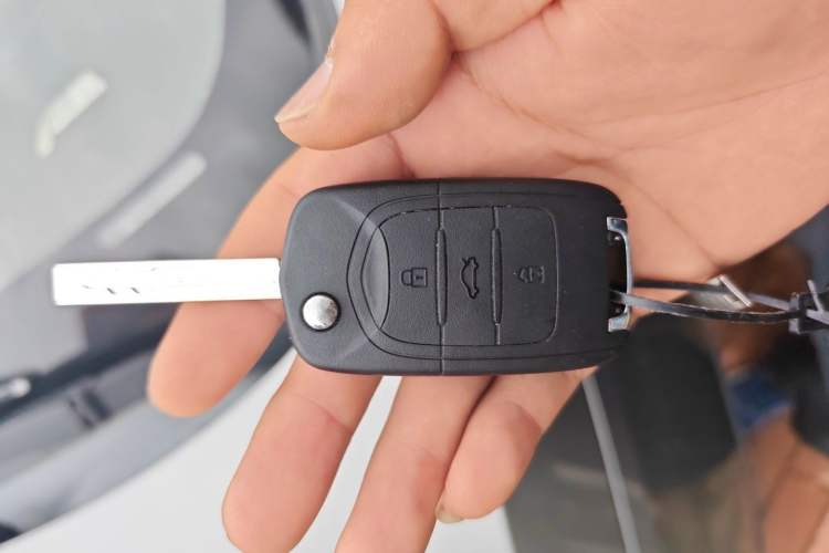 Used Baojun 310W 2017 1.5L Manual Fashion Model China V Vehicle Key