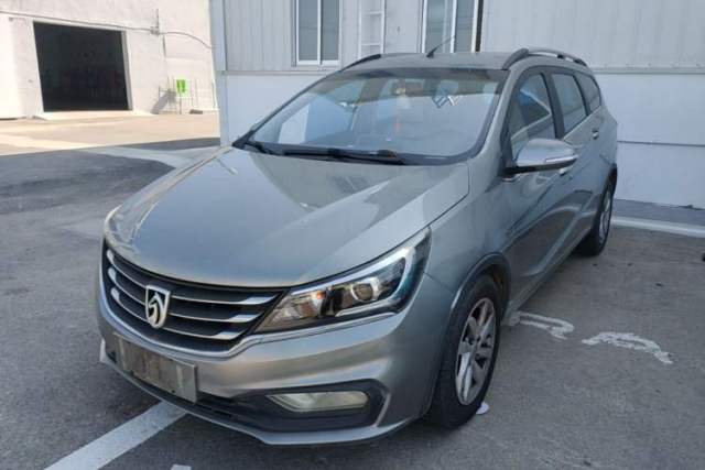 Used Baojun 310W 2017 1.5L Manual Fashion Model China V
