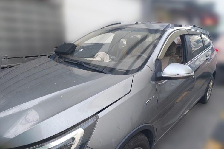 Baojun 310W 2017 1.5L Manual Fashion Model China V usado Guazi used car, China used car export, Used car for sale, Used cars, Cheapest cars for sale