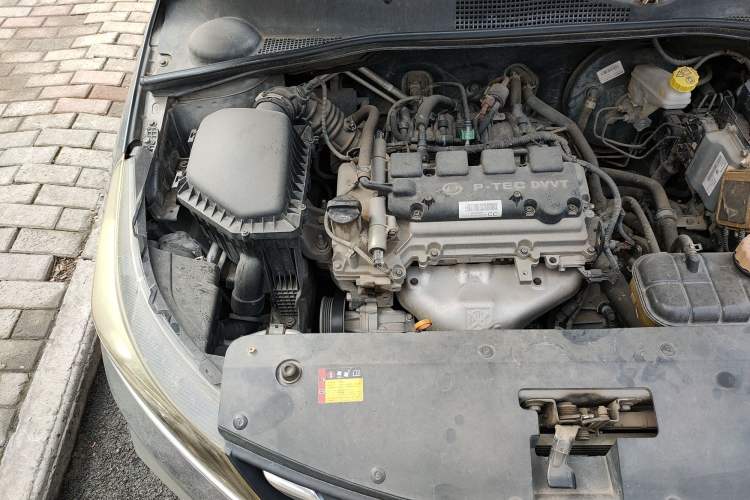 Used Baojun 310W 2017 1.5L Manual Fashion Model China V Engine Bay Right