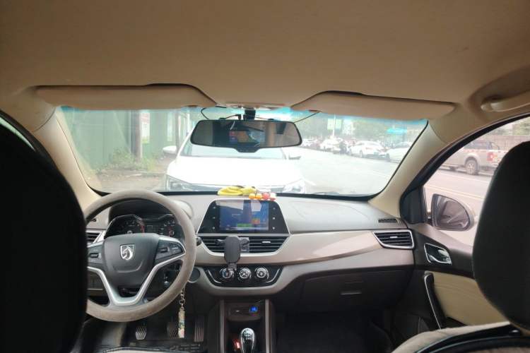Used Baojun 310W 2017 1.5L Manual Fashion Edition China VI Headliner