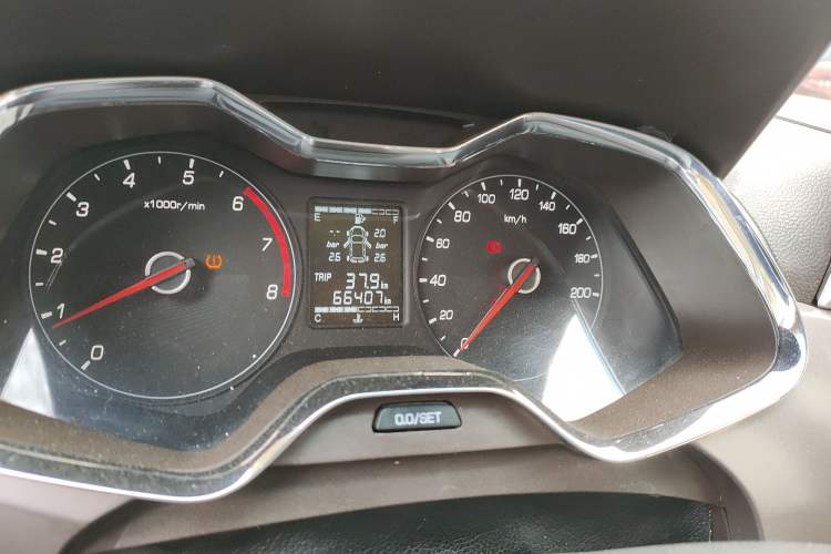 Used Baojun 310W 2017 1.5L Manual Fashion Model China V Odometer Close Up