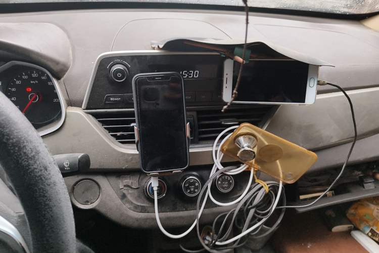 Used Baojun 310W 2017 1.5L Manual Comfort Version China VI Emission Standard Audio And AC Panel