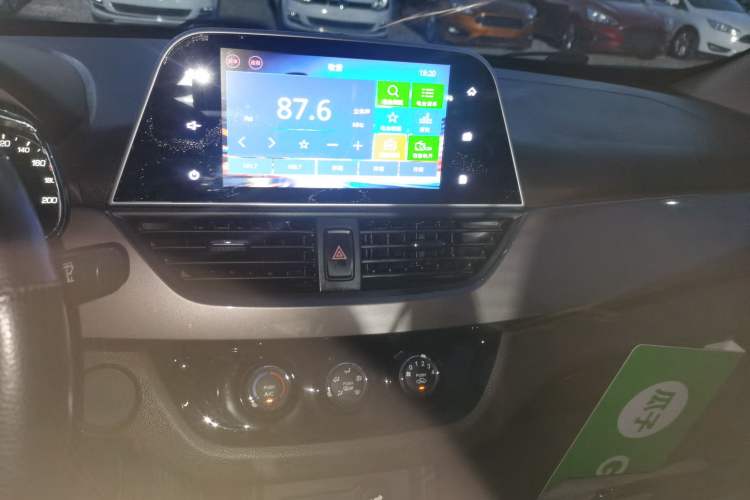 Used Baojun 310W 2017 1.5L Manual Fashion Model China V Audio And AC Panel