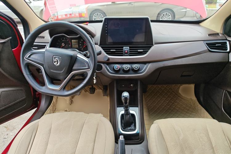 Used Baojun 310W 2017 1.5L Manual Comfort Version China V Center Console