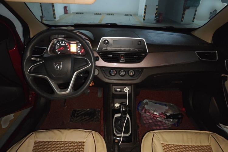 Used Baojun 310W 2017 1.5L Manual Comfort Version China V Center Console