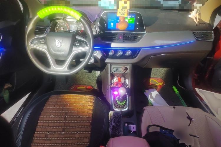 Used Baojun 310W 2017 1.5L Manual Luxury Edition China V Center Console