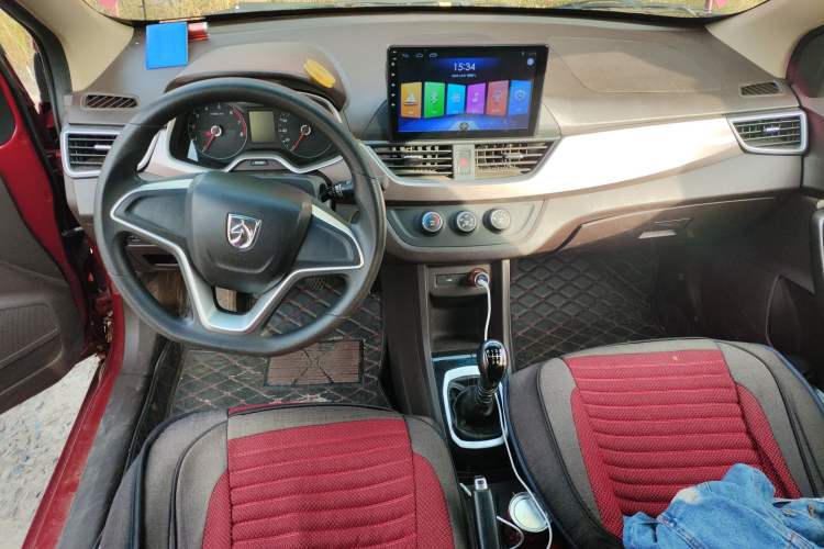 Used Baojun 310W 2017 1.5L Manual Comfort Version China V Center Console