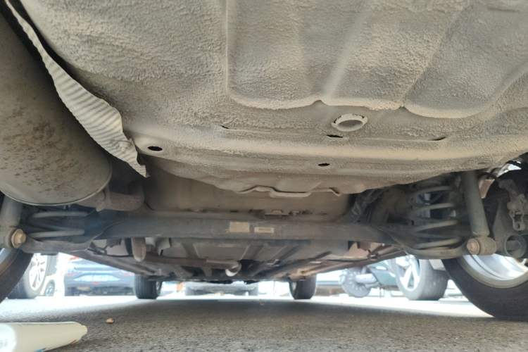 Used Baojun 310W 2017 1.5L Manual Fashion Model China V Chassis Rear