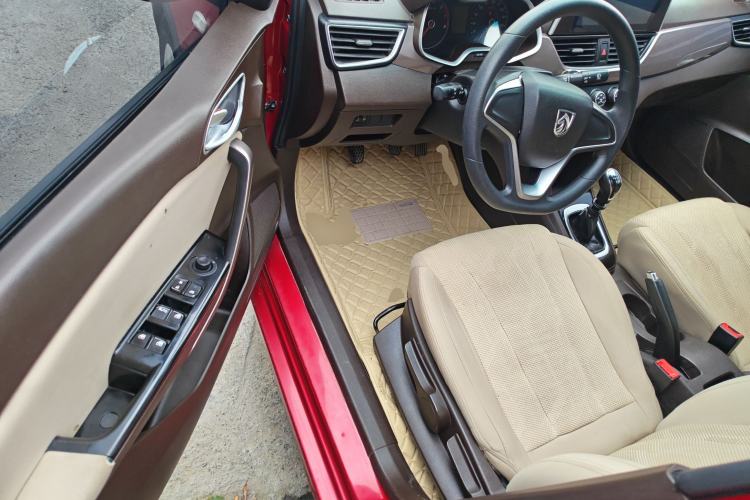 Used Baojun 310W 2017 1.5L Manual Comfort Version China V Driver Seat
