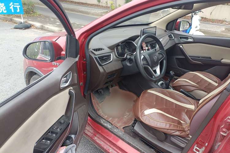 Used Baojun 310W 2017 1.5L Manual Comfort Version China V Driver Seat