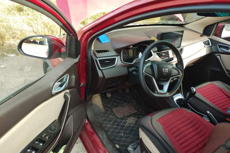 Used Baojun 310W 2017 1.5L Manual Comfort Version China V Driver Seat