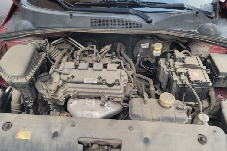 Used Baojun 310W 2017 1.5L Manual Fashion Model China V Engine Bay