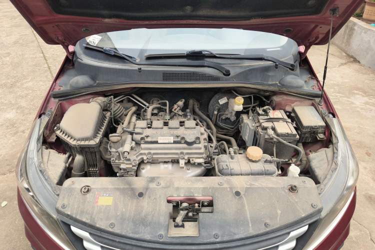 Used Baojun 310W 2017 1.5L Manual Fashion Model China V Engine Bay