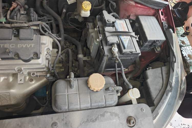 Used Baojun 310W 2017 1.5L Manual Fashion Edition China VI Engine Bay Left