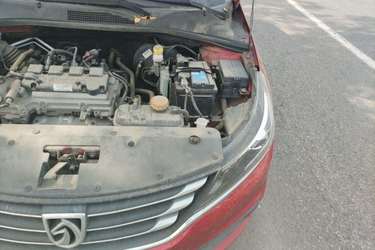 Used Baojun 310W 2017 1.5L Manual Fashion Model China V Engine Bay Left