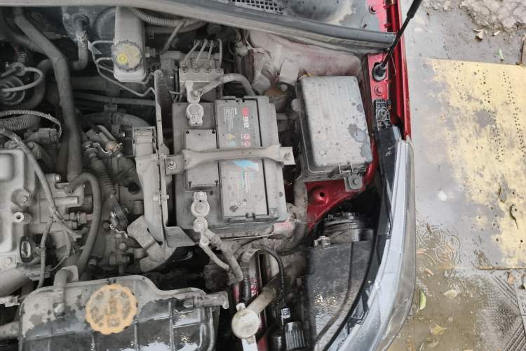 Used Baojun 310W 2017 1.5L Manual Comfort Version China VI Emission Standard Engine Bay Left