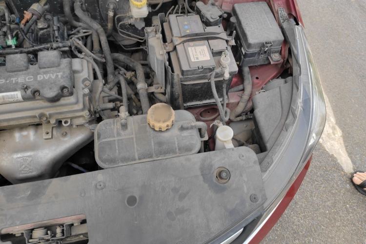 Used Baojun 310W 2017 1.5L Manual Fashion Model China V Engine Bay Left