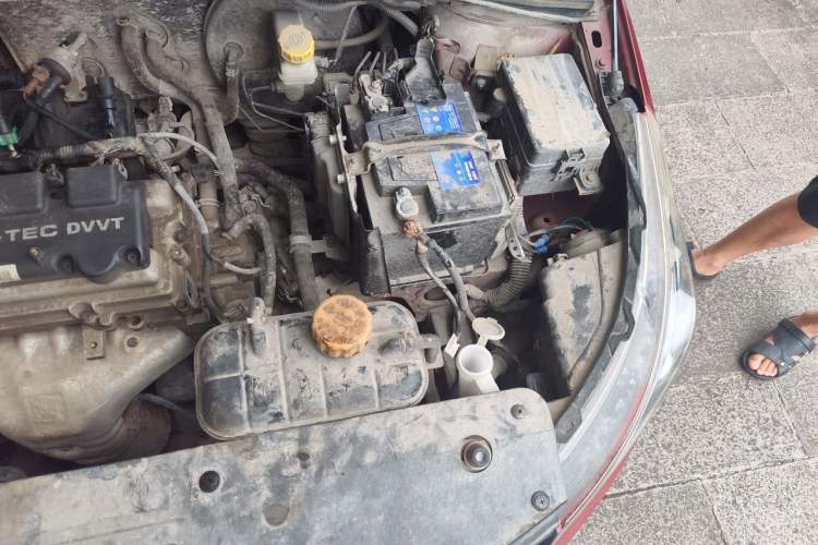 Used Baojun 310W 2017 1.5L Manual Fashion Model China V Engine Bay Left