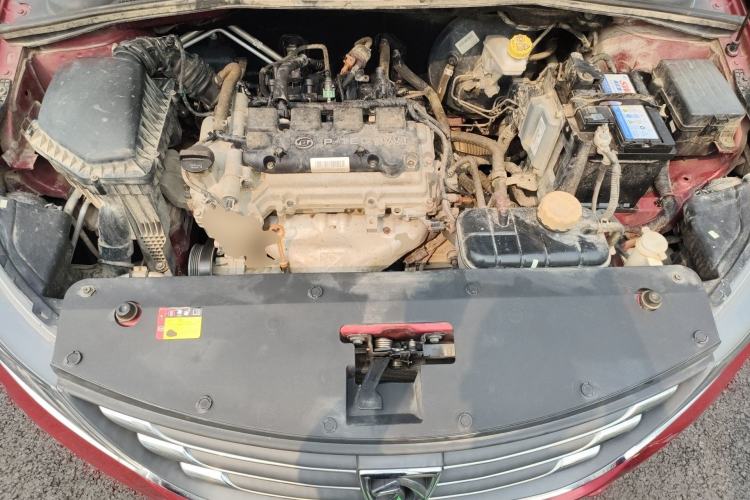 Used Baojun 310W 2017 1.5L Manual Fashion Model China V Engine Bay