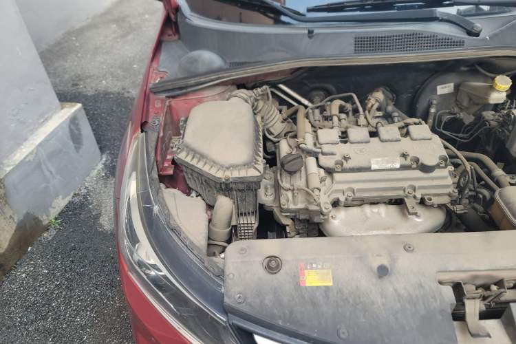 Used Baojun 310W 2017 1.5L Manual Fashion Model China V Engine Bay Right