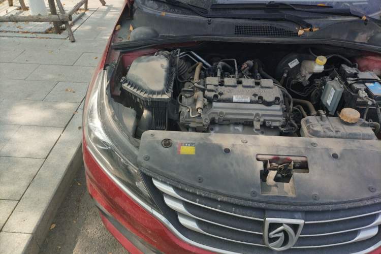 Used Baojun 310W 2017 1.5L Manual Fashion Model China V Engine Bay Right