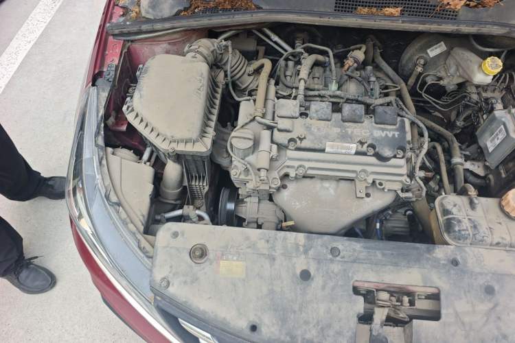 Used Baojun 310W 2017 1.5L Manual Fashion Model China V Engine Bay Right